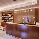 帕隆巴酒店 酒店