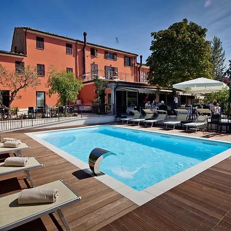La Palomba ホテル 3*